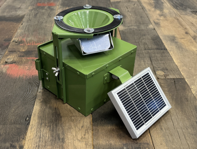 Moteur pour agrainoir avec programmateur et capteur solaire